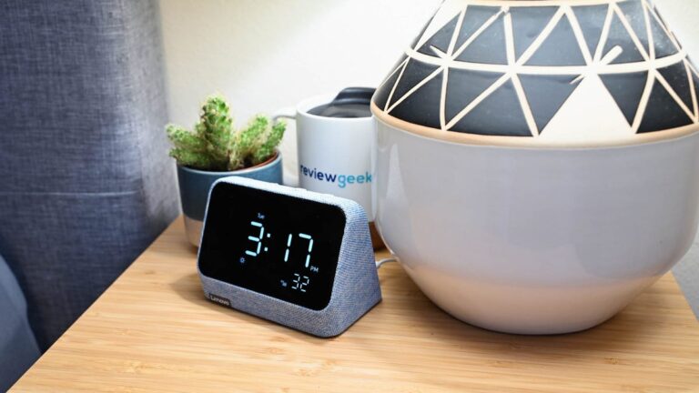 Win a Lenovo Smart Clock Essential with Alexa – Geek Review