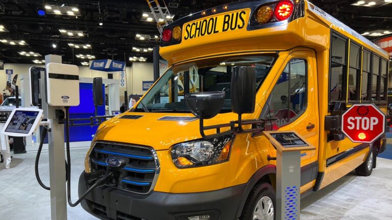 O ônibus escolar totalmente elétrico da Ford está pronto para as crianças – revisão Geek