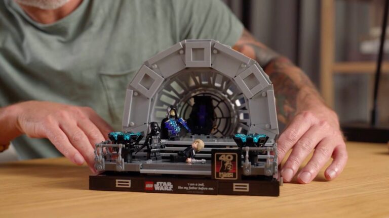 LEGO ‘Star Wars’ Set Lets You Duel Darth Vader – Review Geek